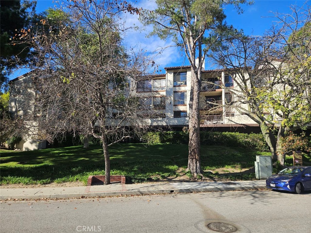 4210 Via Arbolada 220