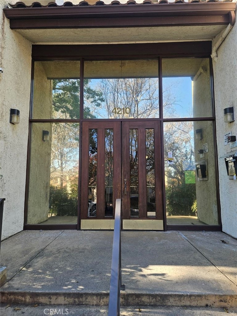 4210 Via Arbolada 220