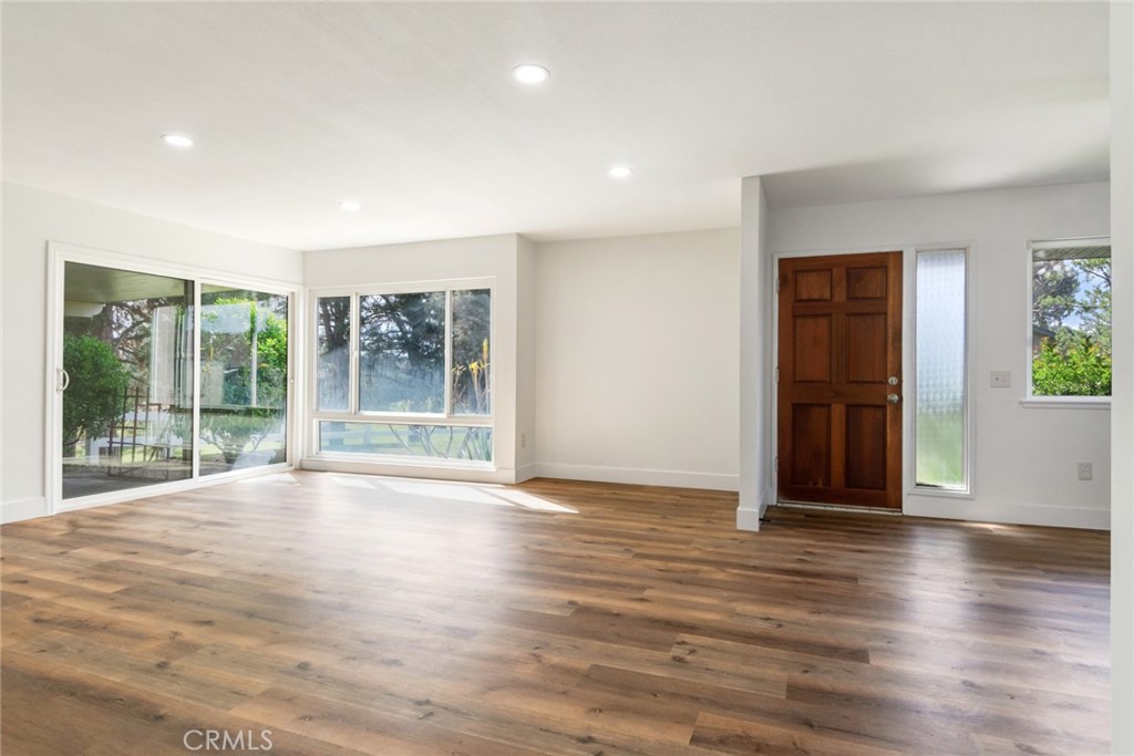 6248 Avenue Juan Diaz