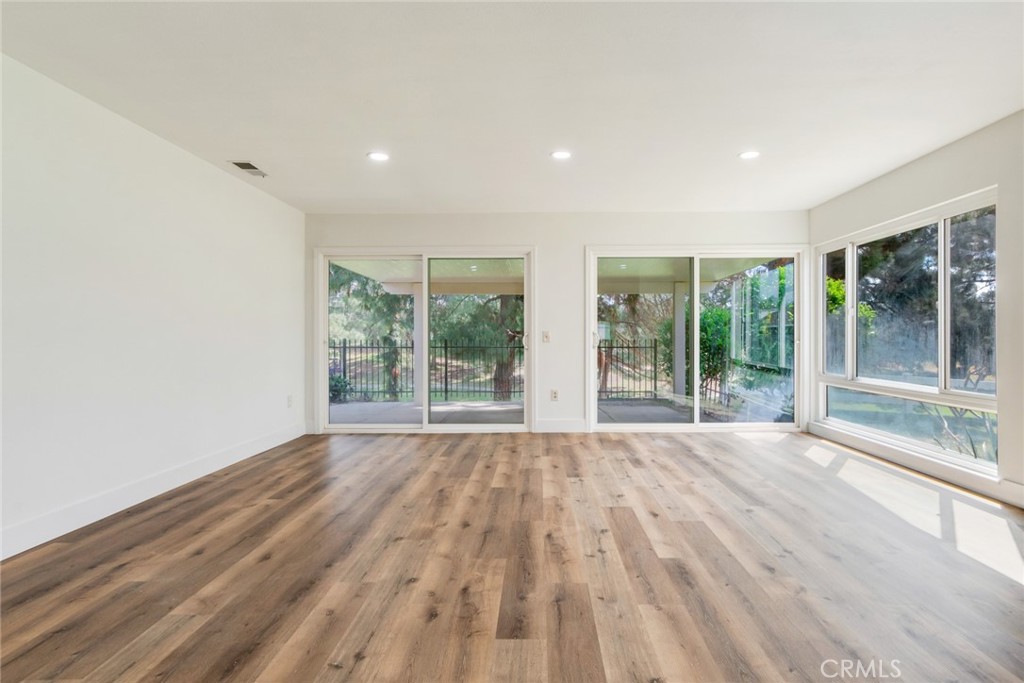 6248 Avenue Juan Diaz