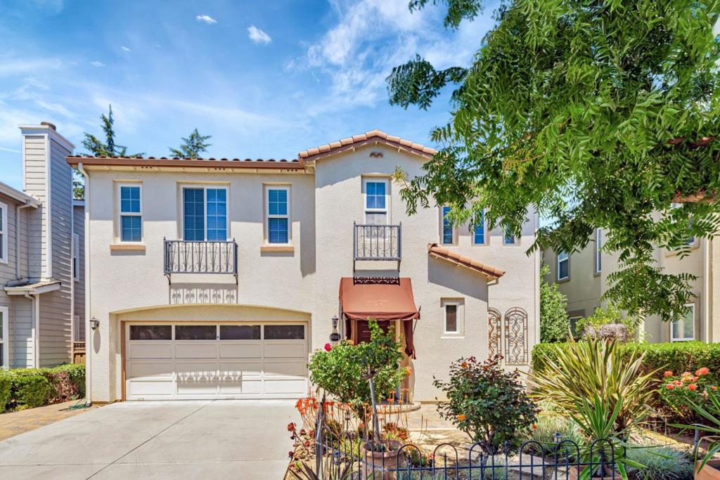 Welcome to your dream home! A 10 out of 10 gem in the most desirable Willow Glen, a highly sought-after San Jose neighborhood. Fresh high-quality interior paint, brand-new floors, recessed lighting. Crown molding, vaulted ceilings. Separate spacious family room that opens to an eat-in gourmet kitchen with newer appliances, a built-in subzero fridge & a gas stove. Separate living room and formal dinning room. Two beautiful fireplaces. The primary bedroom is a huge suite retreat with a primary bathroom that has dual-sink vanity, jetted soaking tub perfect for relaxing, complemented by a separate glass-enclosed stall shower. Walk-in closet, custom built with substantial closet space. Ecobee thermostat for upstairs heater & air conditioning unit. A lovely low-maintenance backyard. Situated in a serene cul-de-sac, minutes away from major commute routes, shopping, parks, and schools. To top it off, this gorgeous home has clean inspection reports and the list goes on and on.