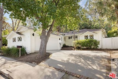5131 Tendilla Avenue Woodland Hills CA 91364