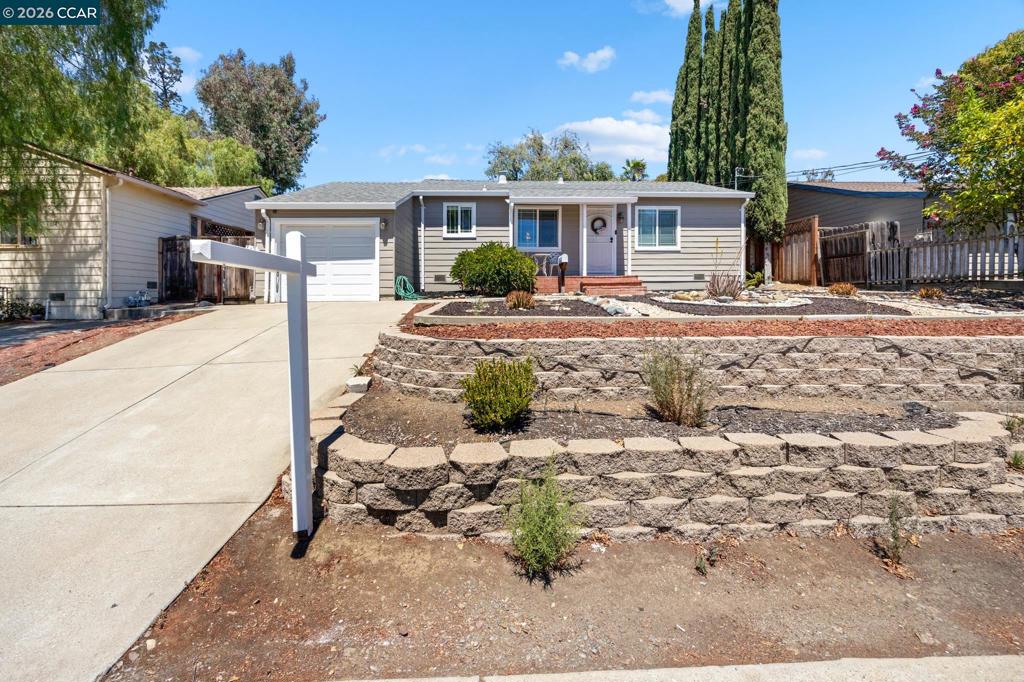 2437 Hemlock Avenue