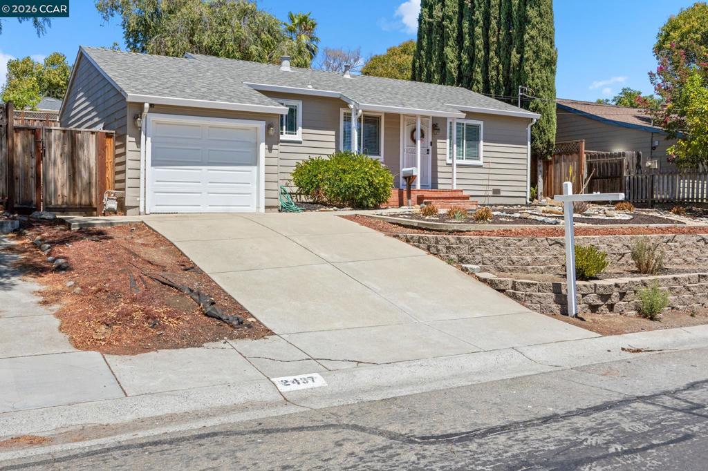 2437 Hemlock Avenue