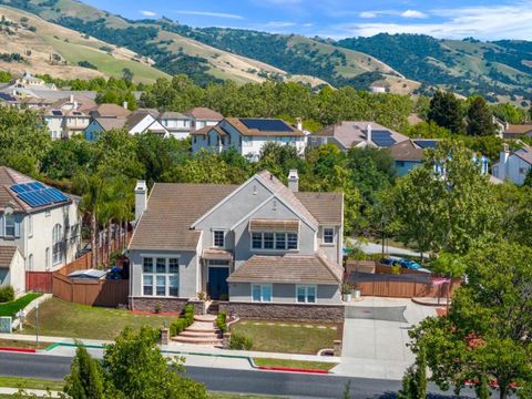 Photo of 3598 Casabella Avenue, San Jose, CA 95148 (MLS # ML82044296)