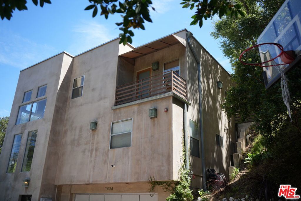 Photo of 7024 Treasure Trail, Los Angeles, CA 90068 (MLS # 26668973)