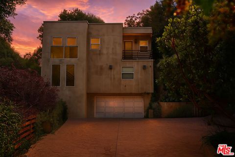 Photo of 7024 Treasure Trail, Los Angeles, CA 90068 (MLS # 26668973)