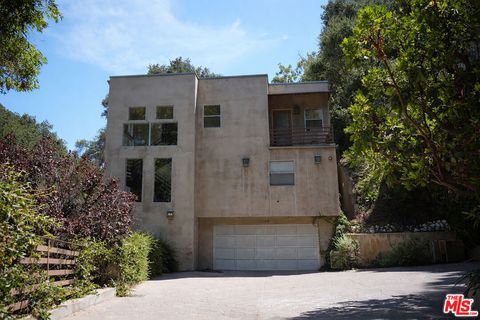 Photo of 7024 Treasure Trail, Los Angeles, CA 90068 (MLS # 26668973)