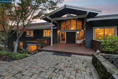 Photo of 858 Mountain View Dr Dr, Lafayette, CA 94549 (MLS # 41132042)