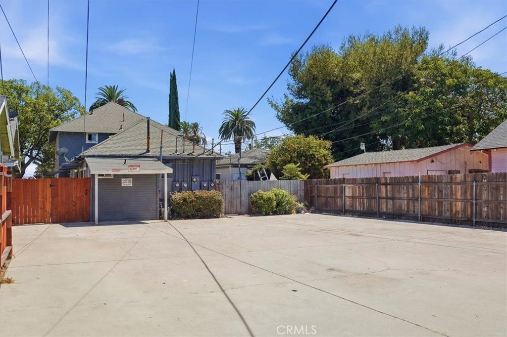 324 W C Street W