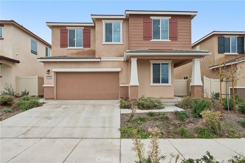 Photo of 935 Yuzu Way, Redlands, CA 92374 (MLS # DW25266780)