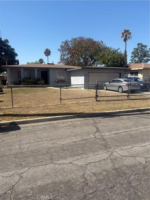 Photo of 17787 IVY Avenue, Fontana, CA 92335 (MLS # HD26154945)