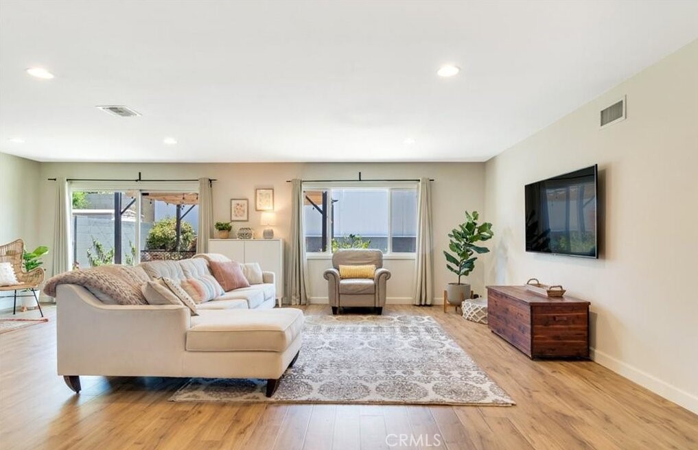 279 N Sacramento Street