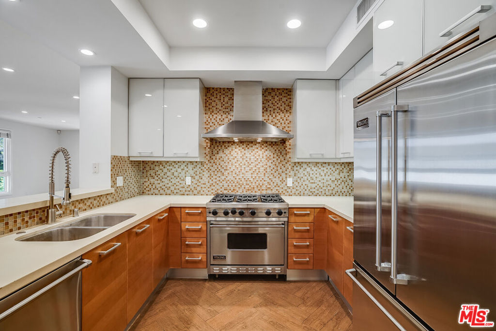 Stunning 2.5 Bedroom (2 Bedrooms + Office) Westwood Condo near UCLA! Welcome home to this bright and spacious front-facing condo in a secure, controlled-access building. Enjoy modern luxury with great ceiling heights, incredible natural light, and top-of-the-line Viking appliances. You'll be just moments from the UCLA campus, Century City, and freeway access. The gourmet kitchen features premium Viking appliances, and the spacious interior boasts high ceilings and a primary suite with an oversized walk-in closet. For your convenience, there is an in-unit washer/dryer and direct-access garage parking. You can also relax or entertain on the wonderfully large, street-facing private balcony. This modern gem, built in 2007, is the perfect blend of style and convenience. Available for immediate move-in (12-month+ lease). Contact us today to schedule a tour!