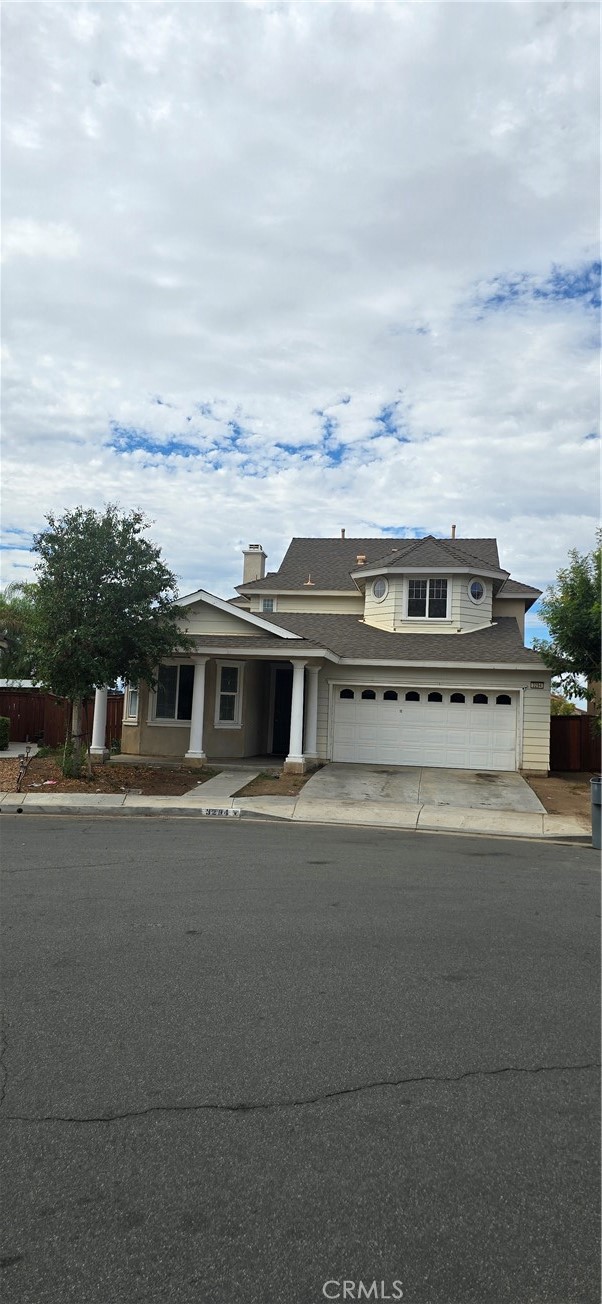 Main image without alt text