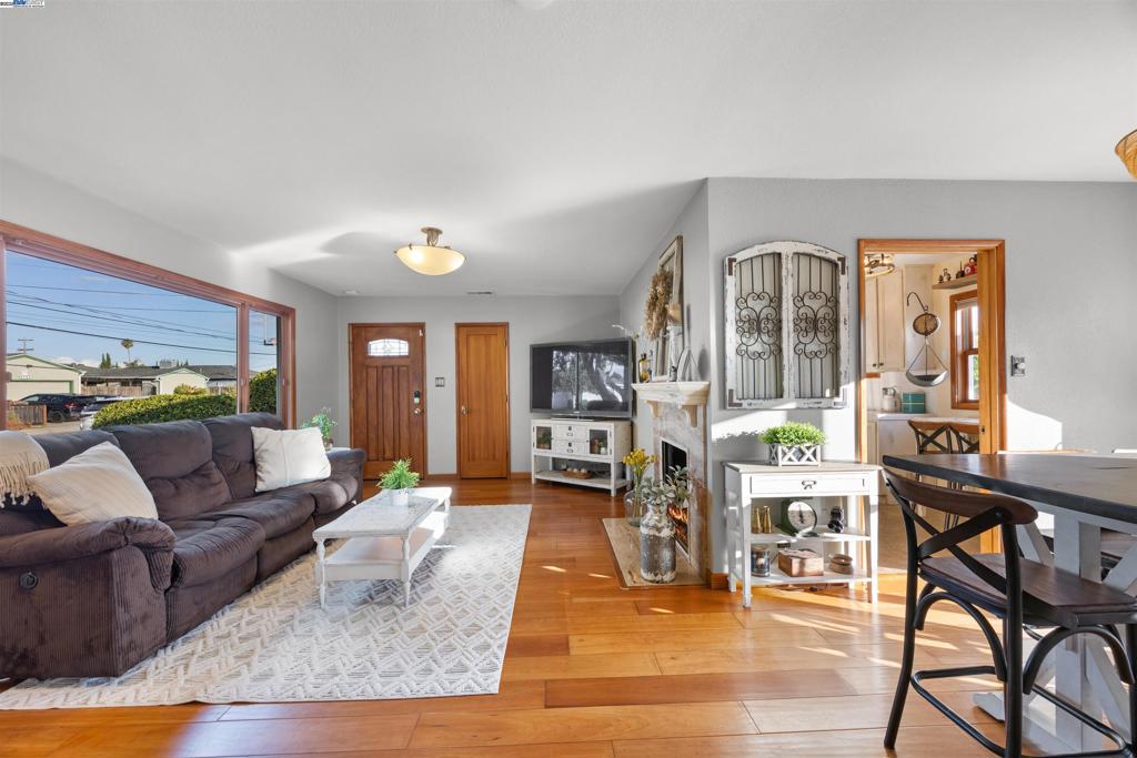 WASHINGTON MANOR - Residential