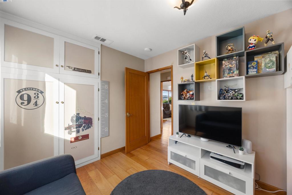 WASHINGTON MANOR - Residential
