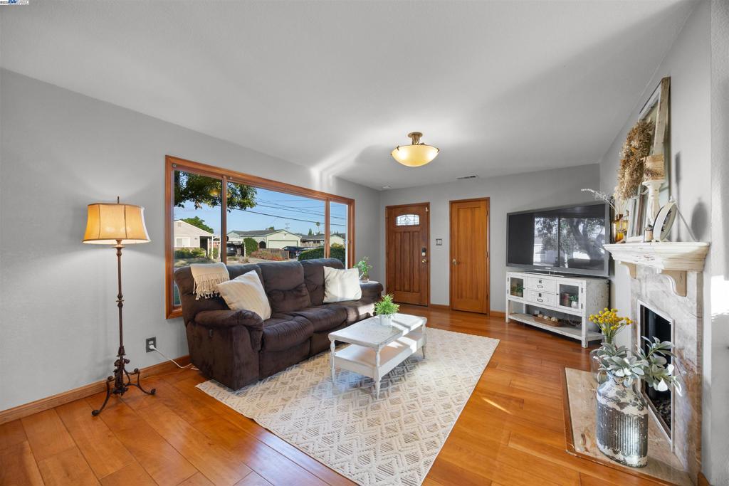 WASHINGTON MANOR - Residential