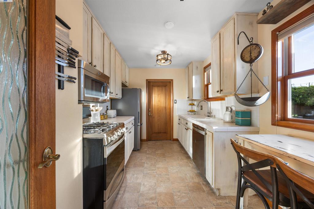 WASHINGTON MANOR - Residential