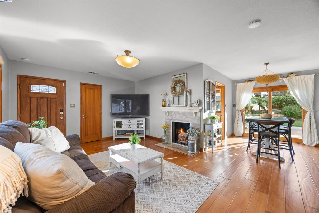 WASHINGTON MANOR - Residential