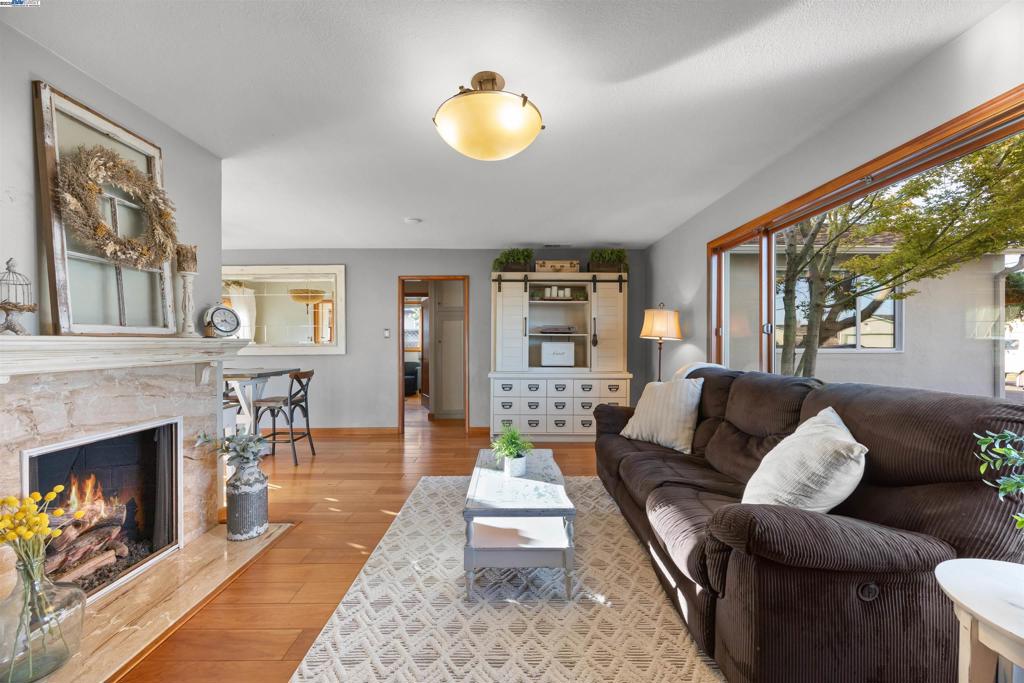 WASHINGTON MANOR - Residential