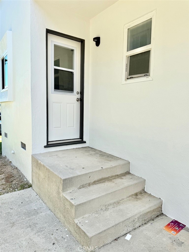 1112 E Imperial Avenue