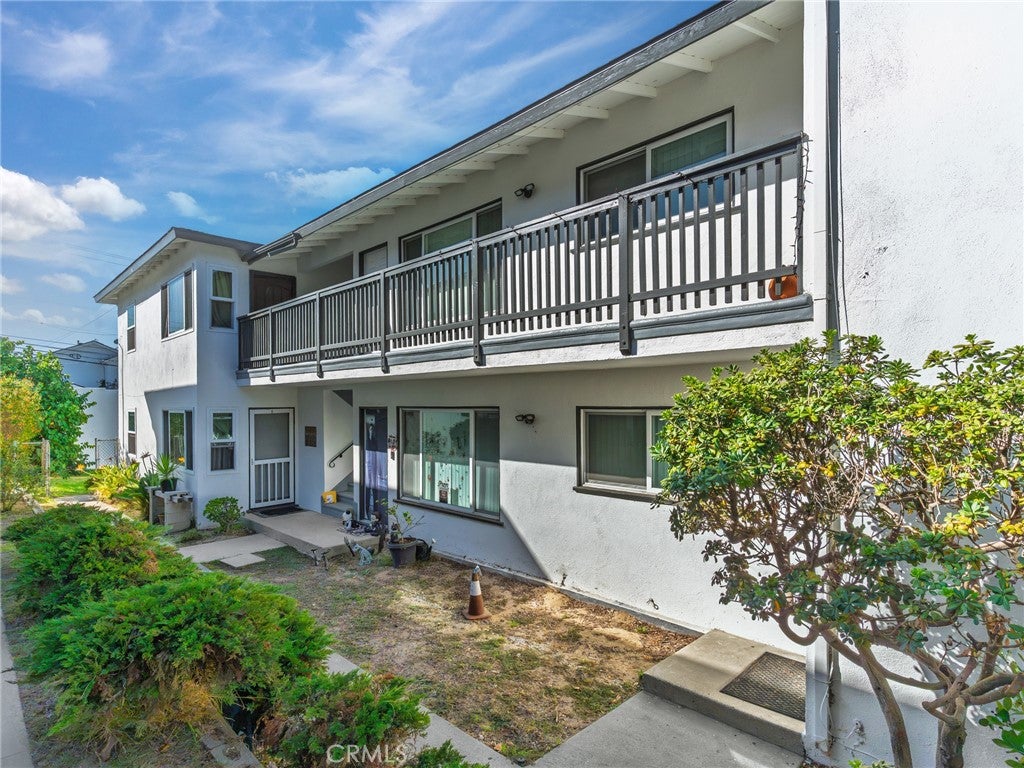 1112 E Imperial Avenue