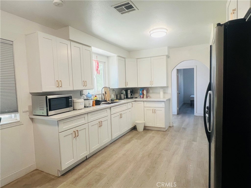 556 W Campus View