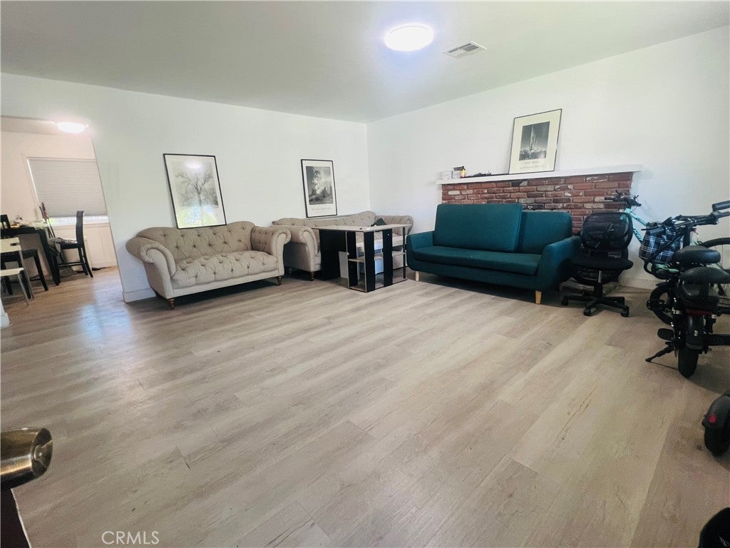 556 W Campus View