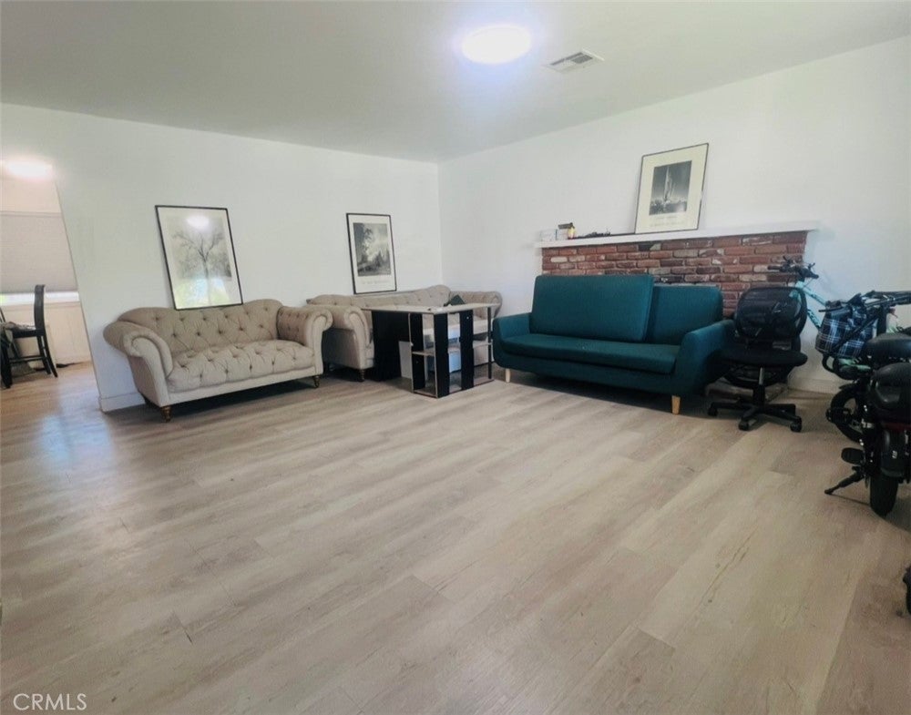 556 W Campus View