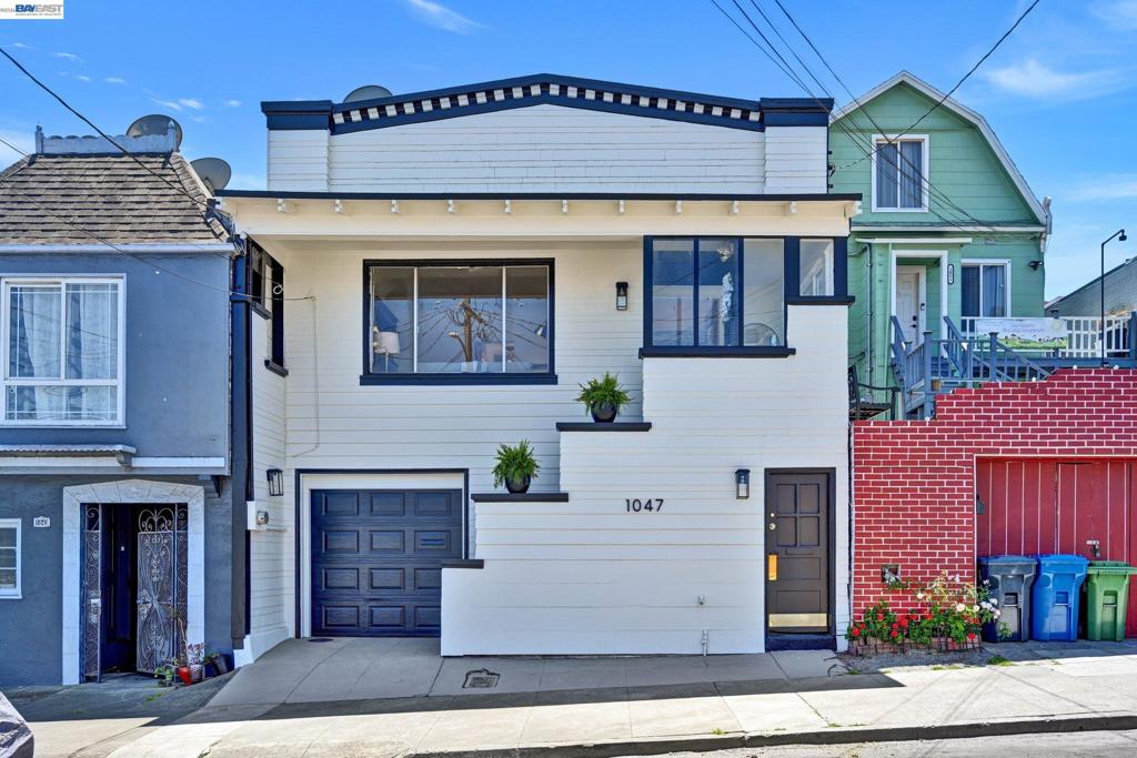 1047 Hanover