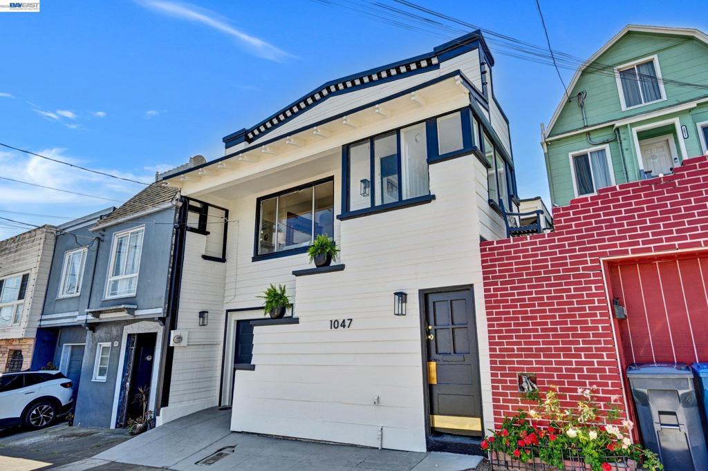 1047 Hanover