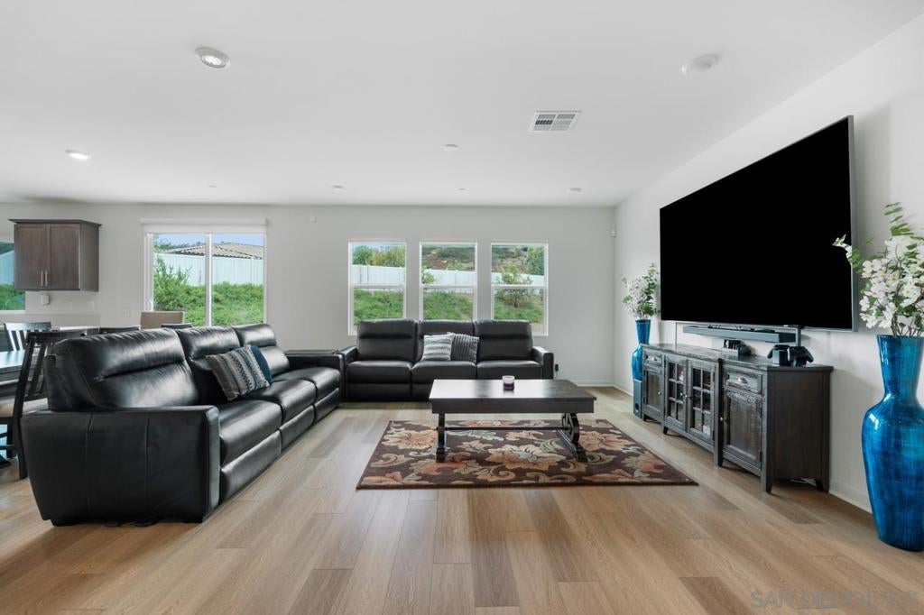 13433 Rosie Ct