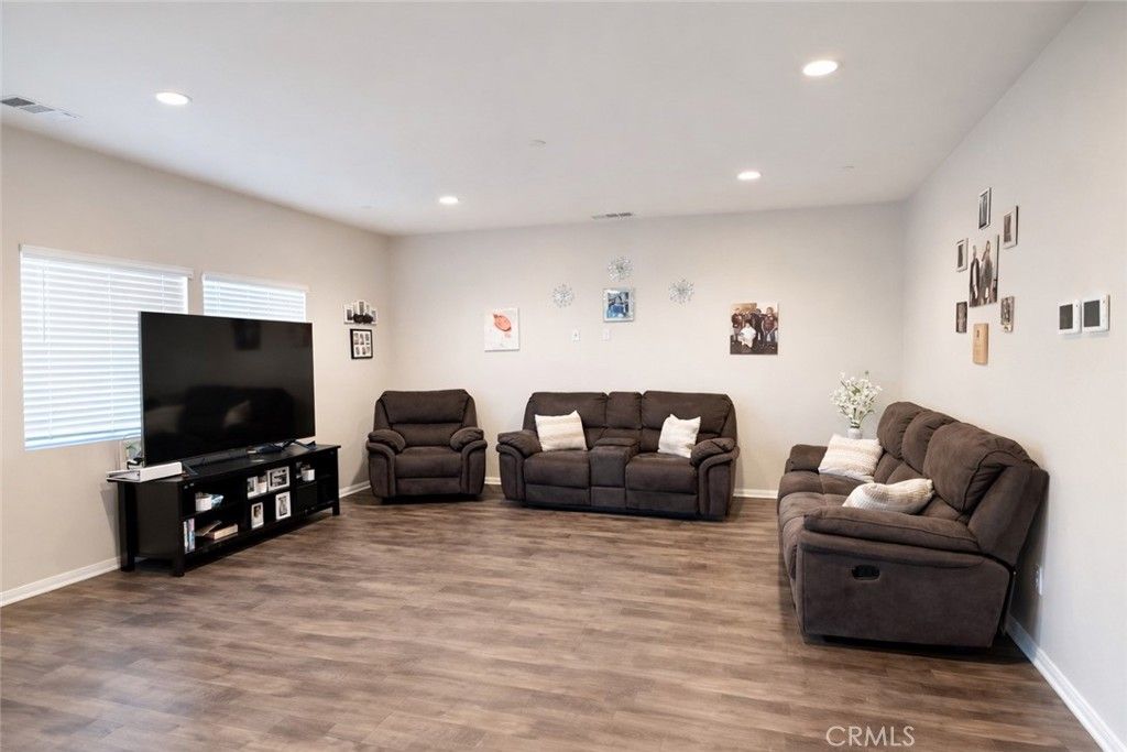 Photo of 11892 Espola Pl, Victorville, CA 92392 (MLS # WS26084345)