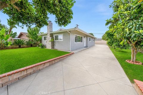 Photo of 4361 Los Serranos BLVD, Chino Hills, CA 91709 (MLS # OC26119357)