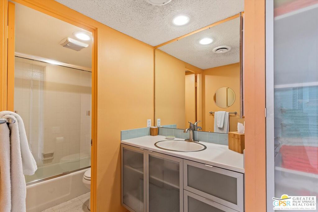 listing image 130726649380059774457