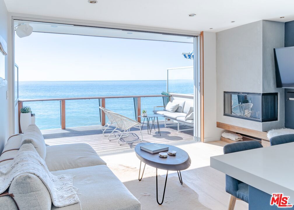 20638 Pacific Coast Highway 10