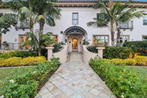 Photo of 464 Prospect St St #101, La Jolla, CA 92037 (MLS # 260014814SD)