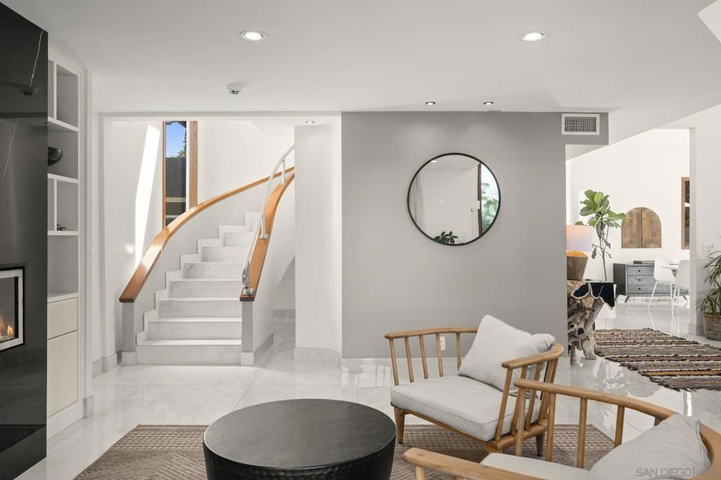 7911 El Paseo Grande