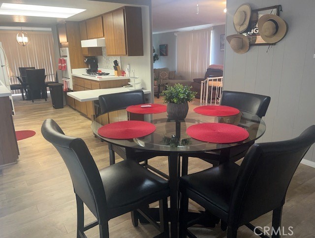 8811 Canoga Avenue 208