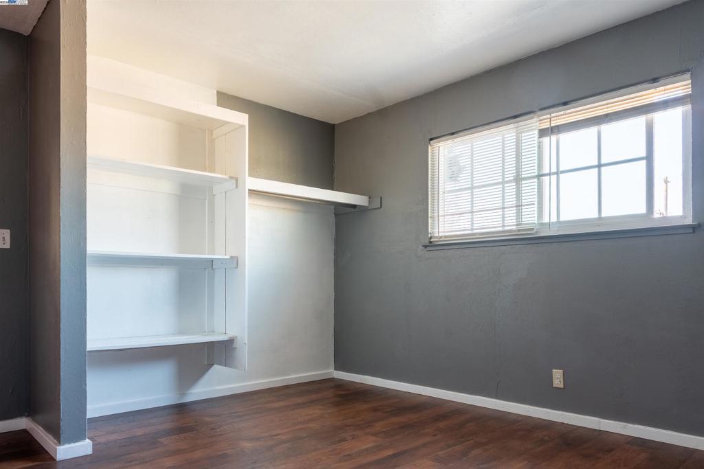 EAST OAKLAND - Residential Income