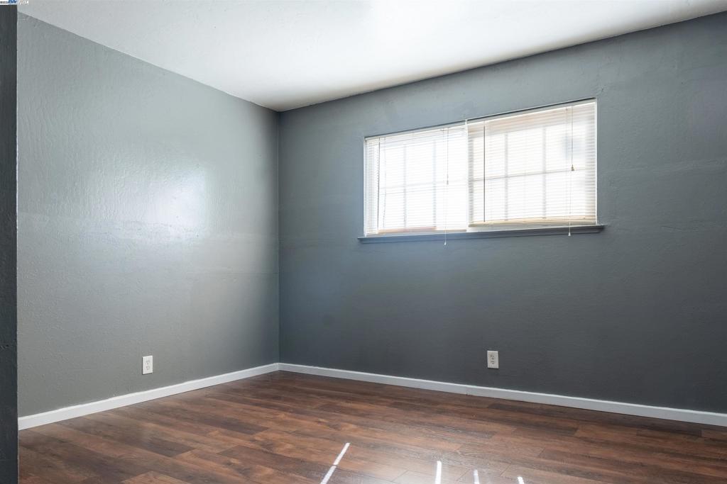 EAST OAKLAND - Residential Income
