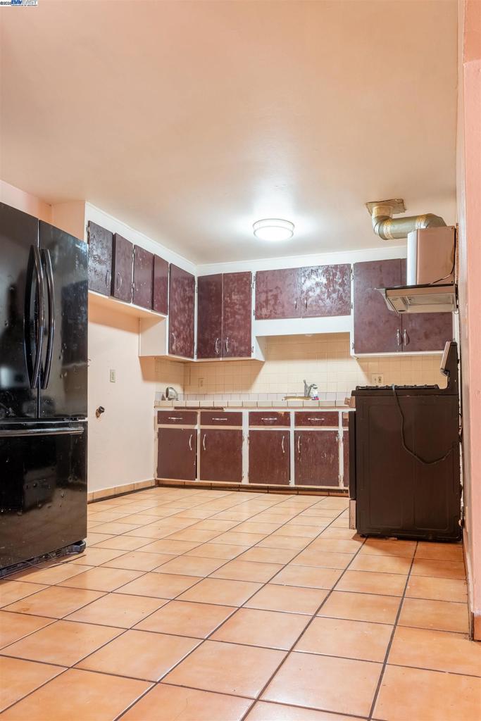EAST OAKLAND - Residential Income
