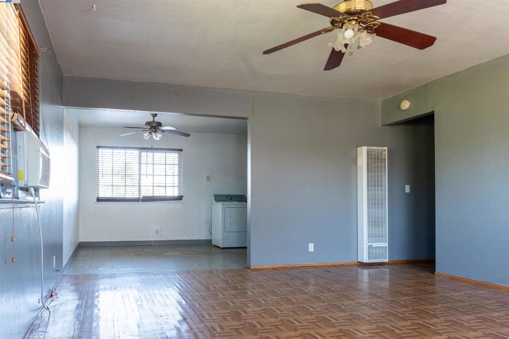 EAST OAKLAND - Residential Income