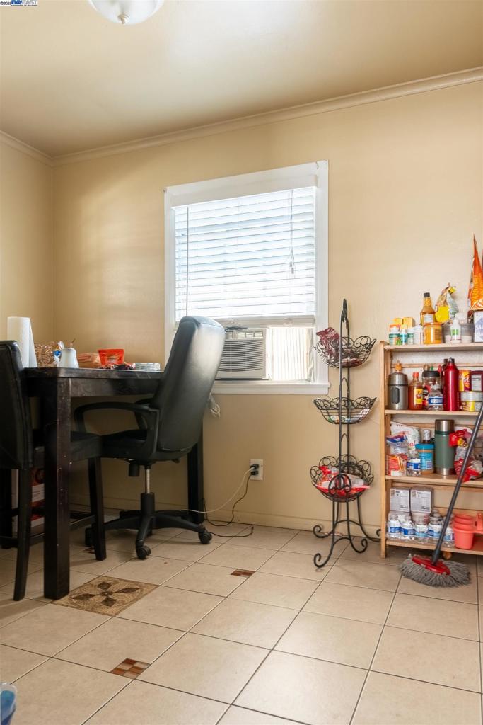 EAST OAKLAND - Residential Income