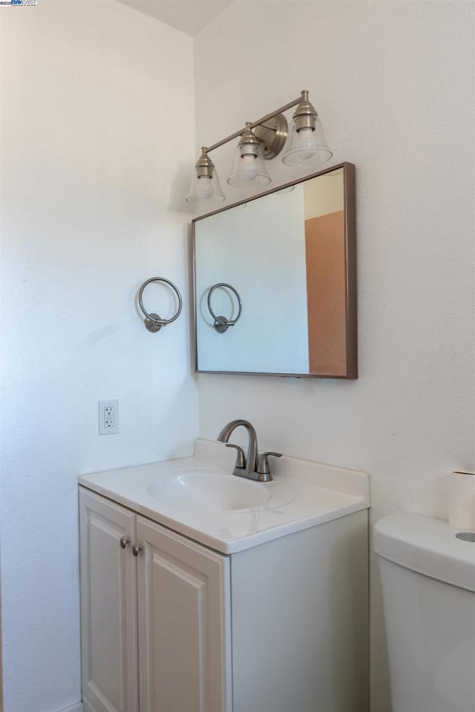 EAST OAKLAND - Residential Income