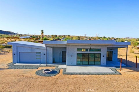 Photo of 4853 Avenida Del Sol, Joshua Tree, CA 92252 (MLS # JT26206739)