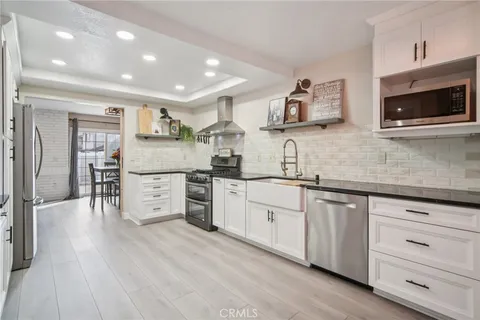 MLS: OC26104202