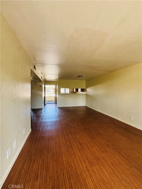 Photo of 14610 Delano St #215, Van Nuys, CA 91411 (MLS # SR26061593)