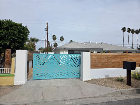 Photo of 3940 E Calle San Antonio, Palm Springs, CA 92264 (MLS # PW26061937)
